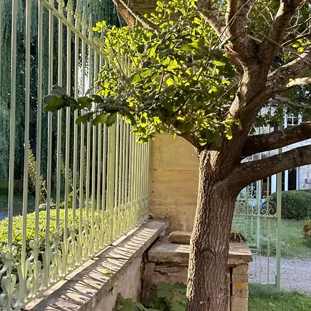 Alojamento de Acomodação e Pequeno-almoço D'hôtes Manoir Du Chêne *