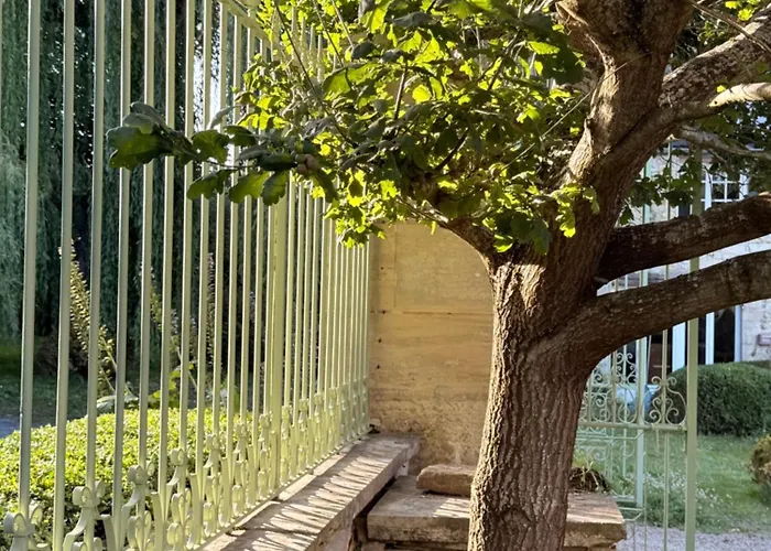 Alojamento de Acomodação e Pequeno-almoço D'hôtes Manoir Du Chêne *